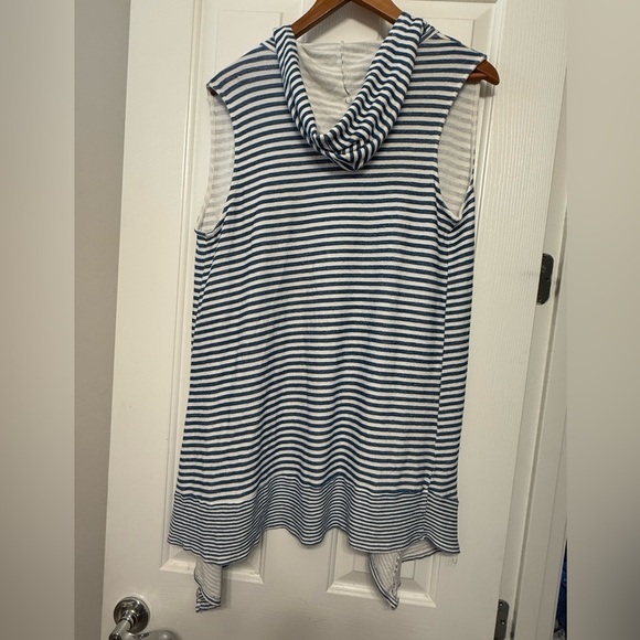 **Faith & Joy Striped Sleeveless Hooded Cardigan – Blue & White – Size XL** - Picture 2 of 4